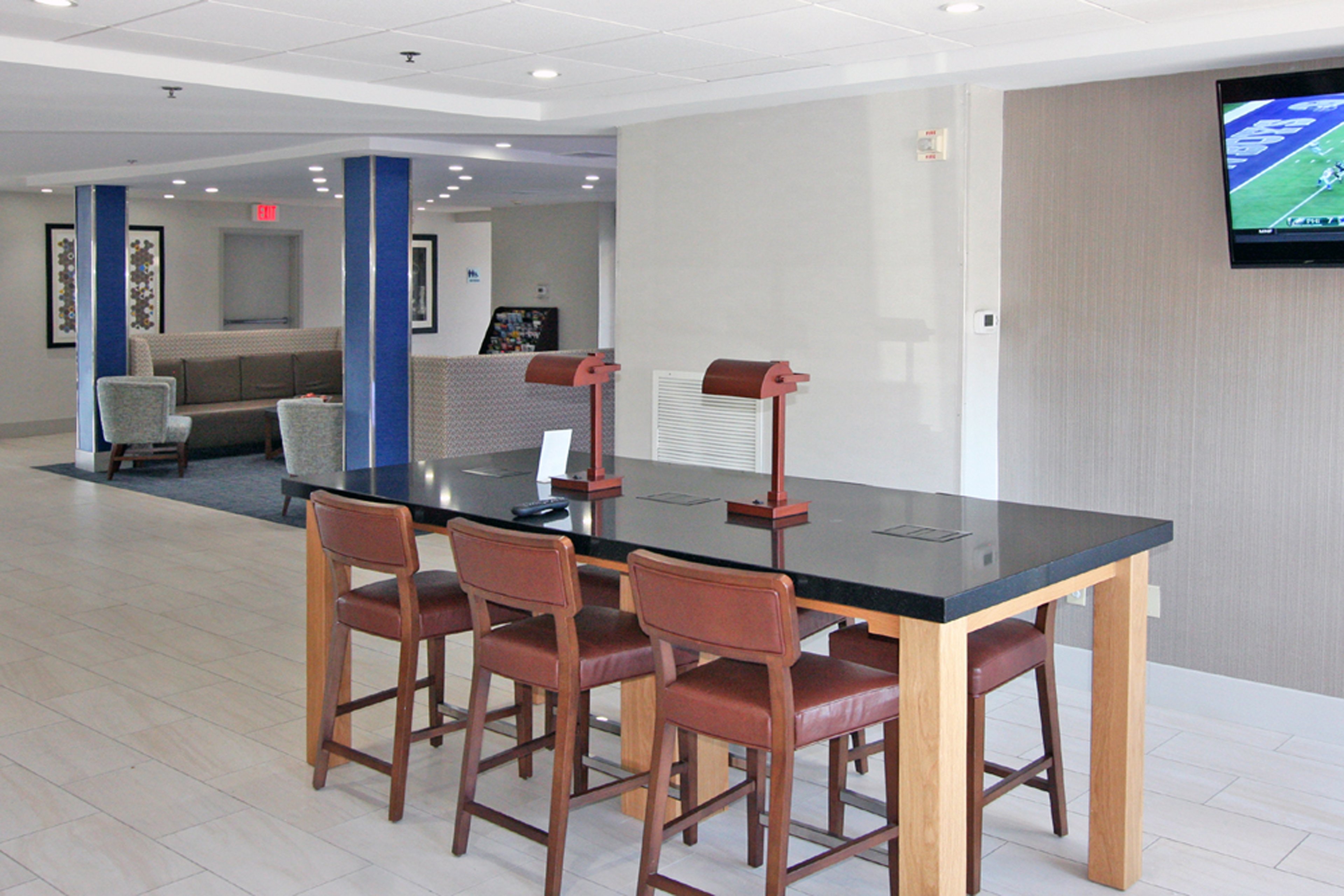 Holiday Inn Express Branford-New Haven 51/59