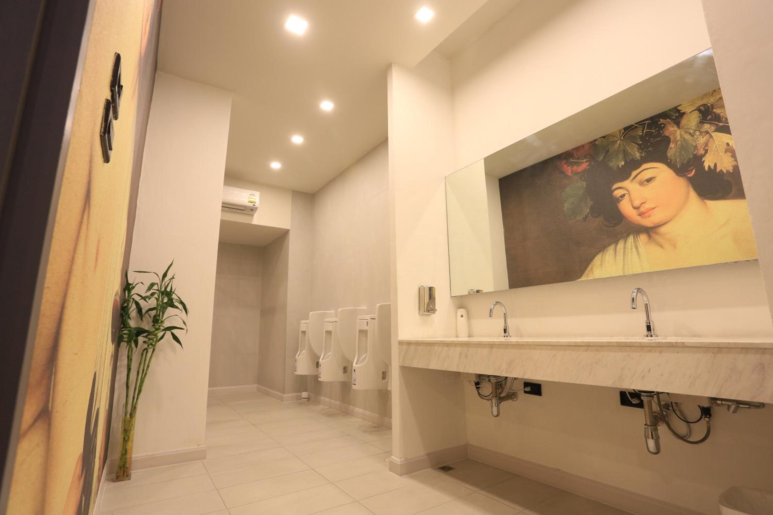 Bright Hotel Khon Kaen 8/50