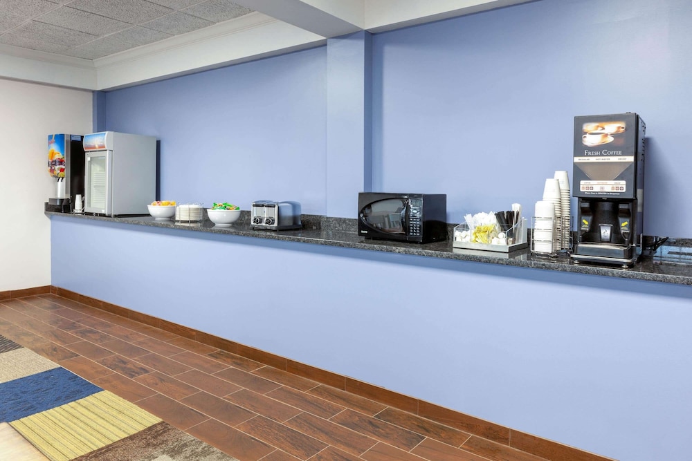 Days Inn By Wyndham Sandusky / Cedar Point 5/30