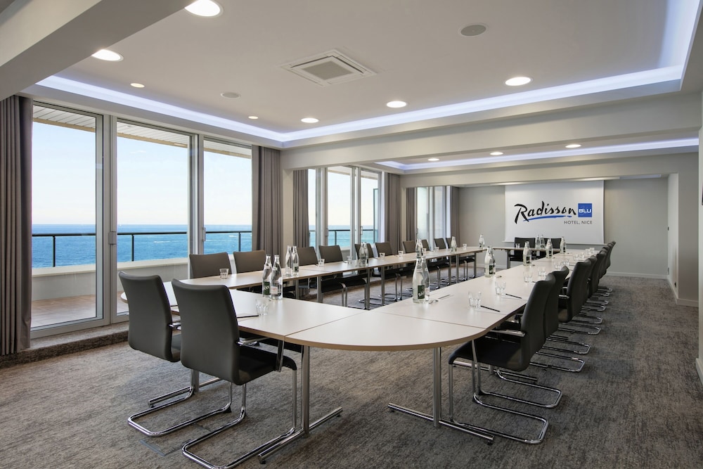 RADISSON BLU NICE 67/75