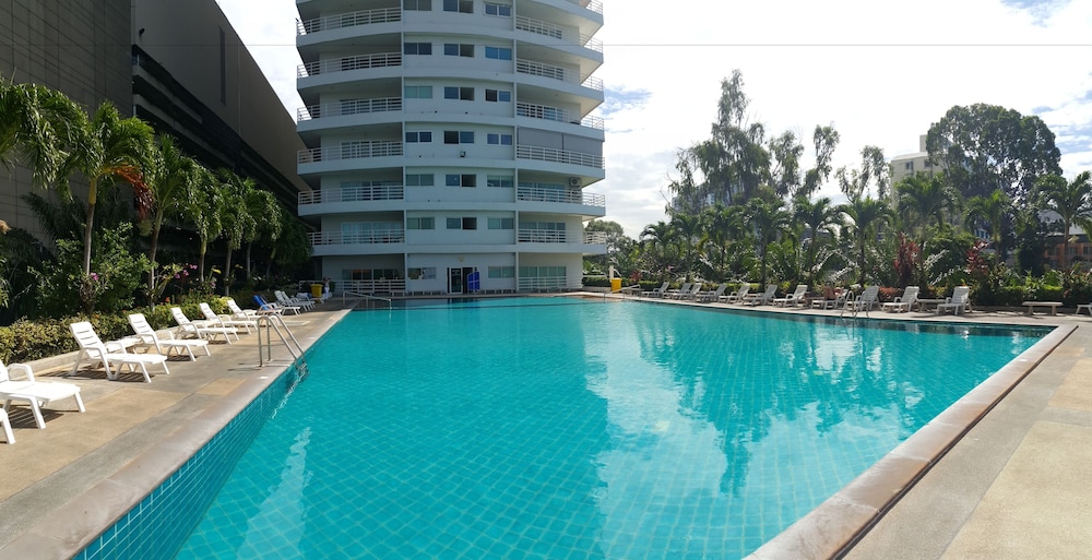 Vtsix Condo Rentals at View Talay 6 Pattaya 67/71