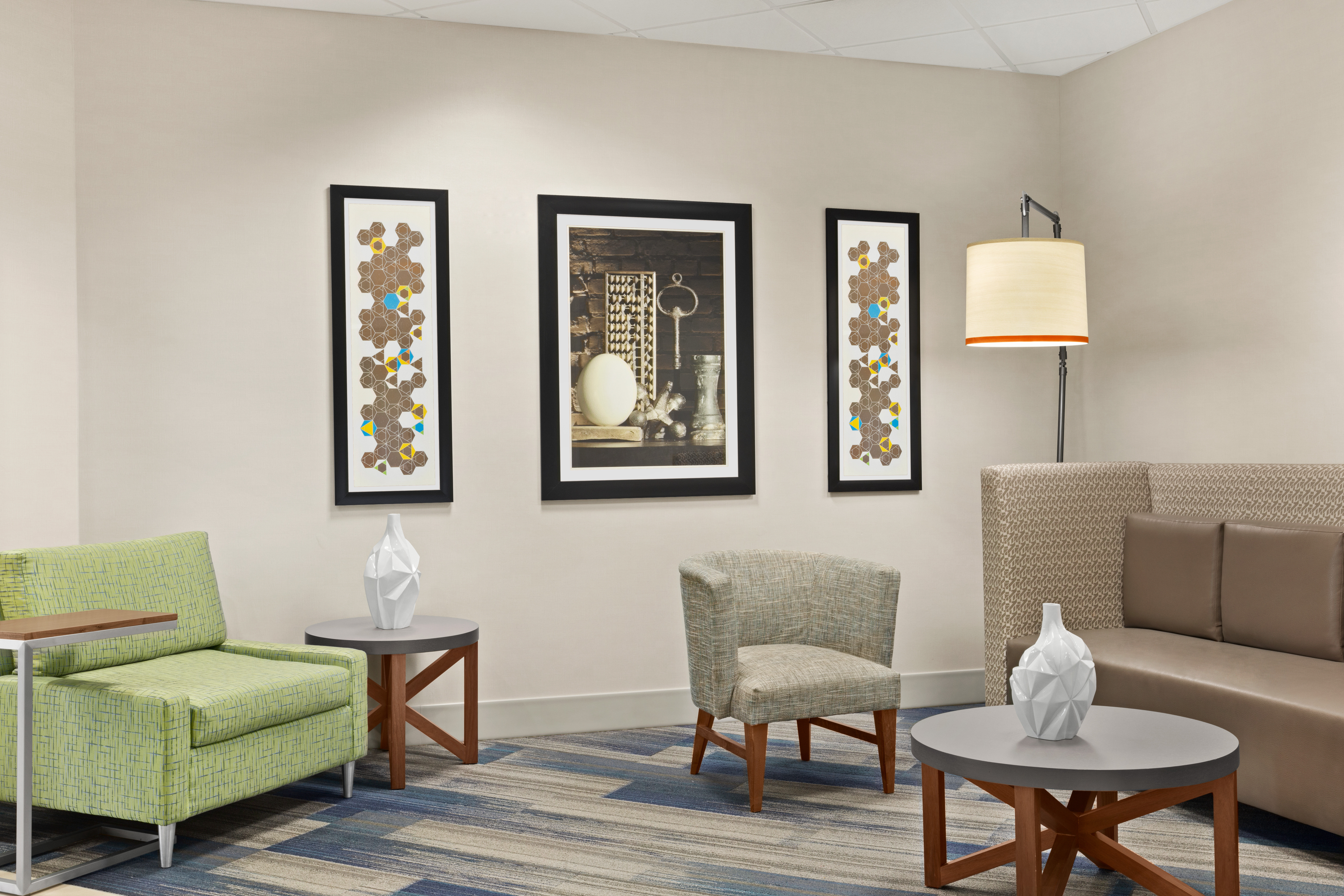 Holiday Inn Express Suites Akron Regional Airport Area 33/43