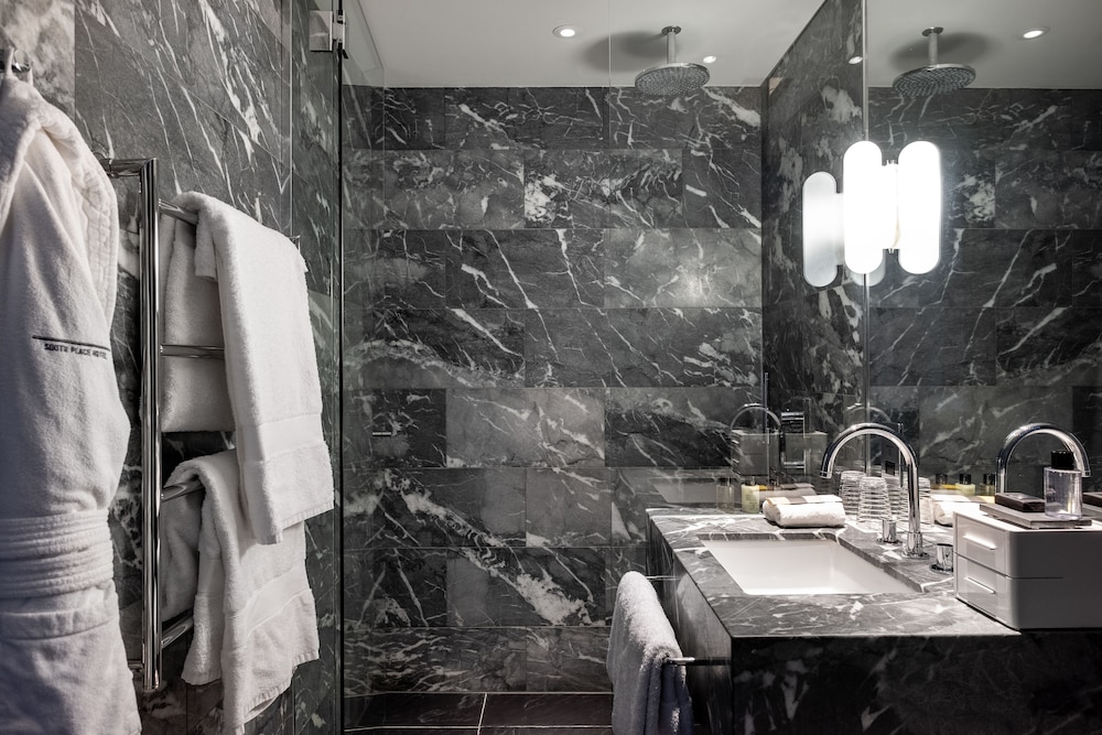 South Place Hotel 25/70