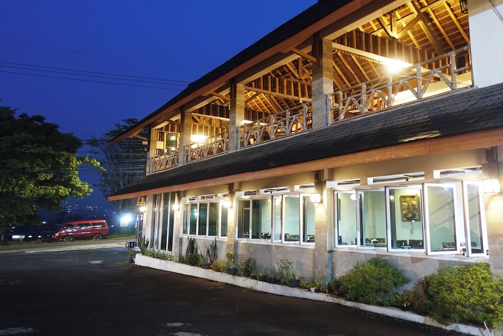 Saung Balibu Hotel in Lembang