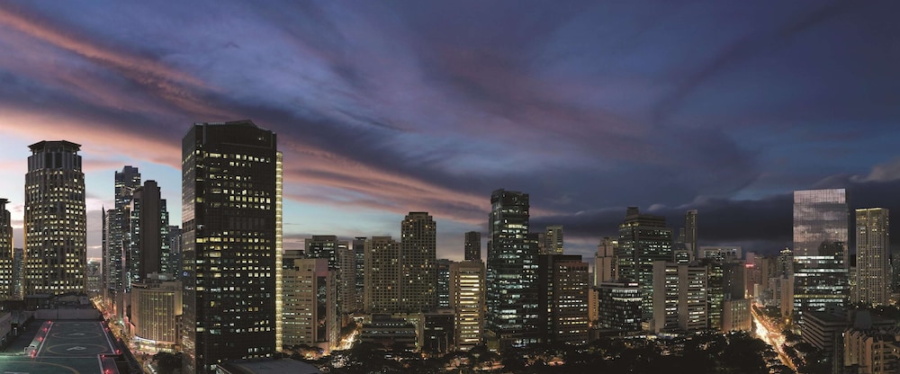 Fairmont Makati 43/50