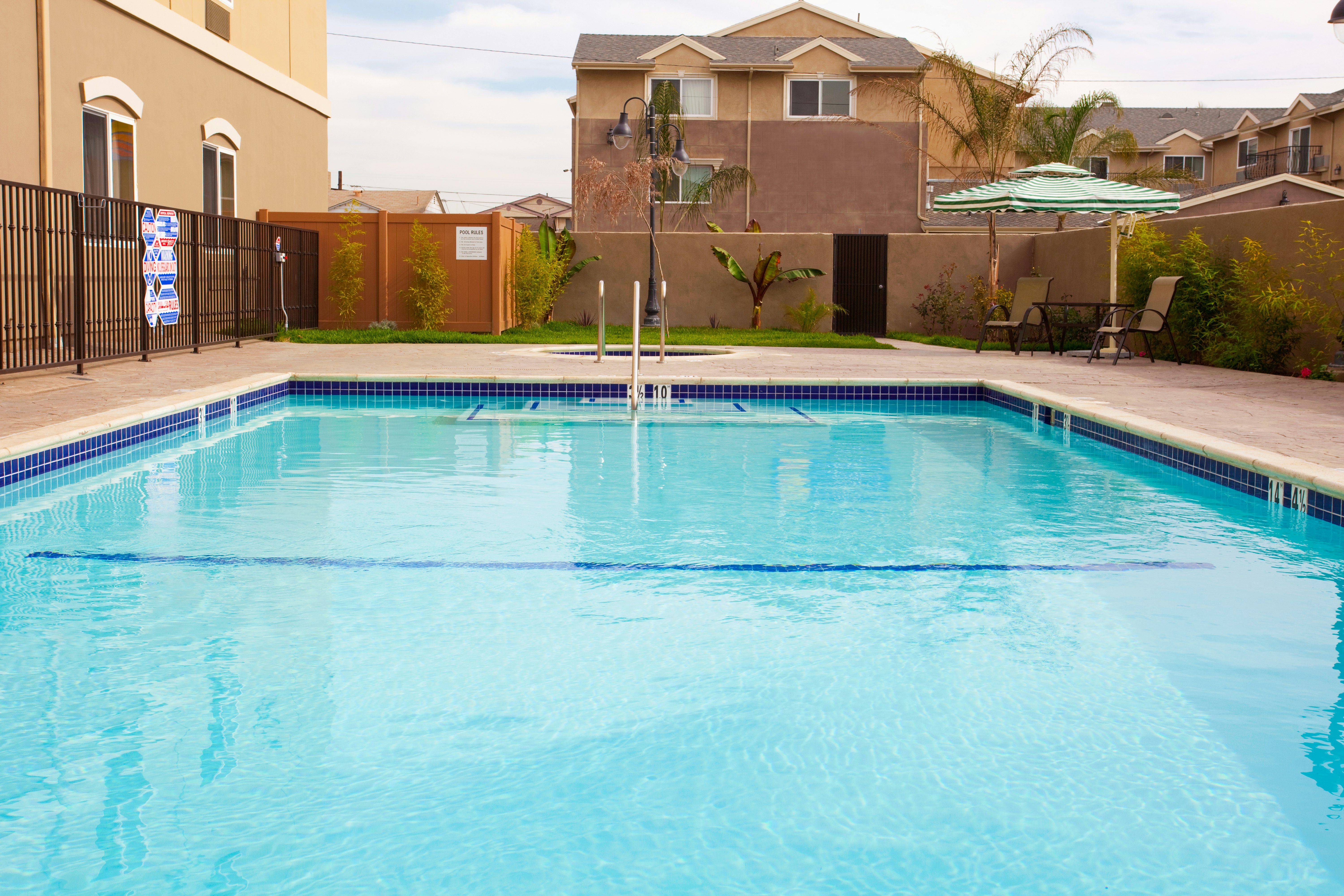 Holiday Inn Express and Suites Los Angeles Airport Hawthorne 31/53
