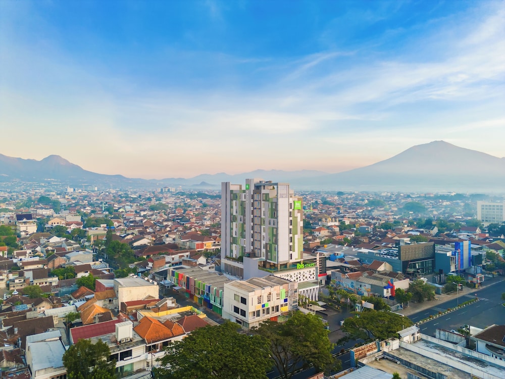 Ibis Styles Malang 55/58