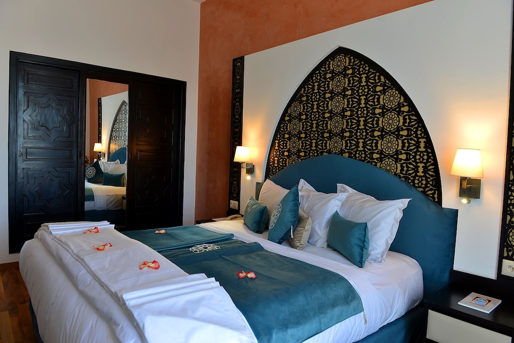 DELUXE, DOUBLE BED, TERRACE