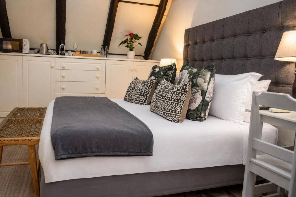 Loft, King Bed