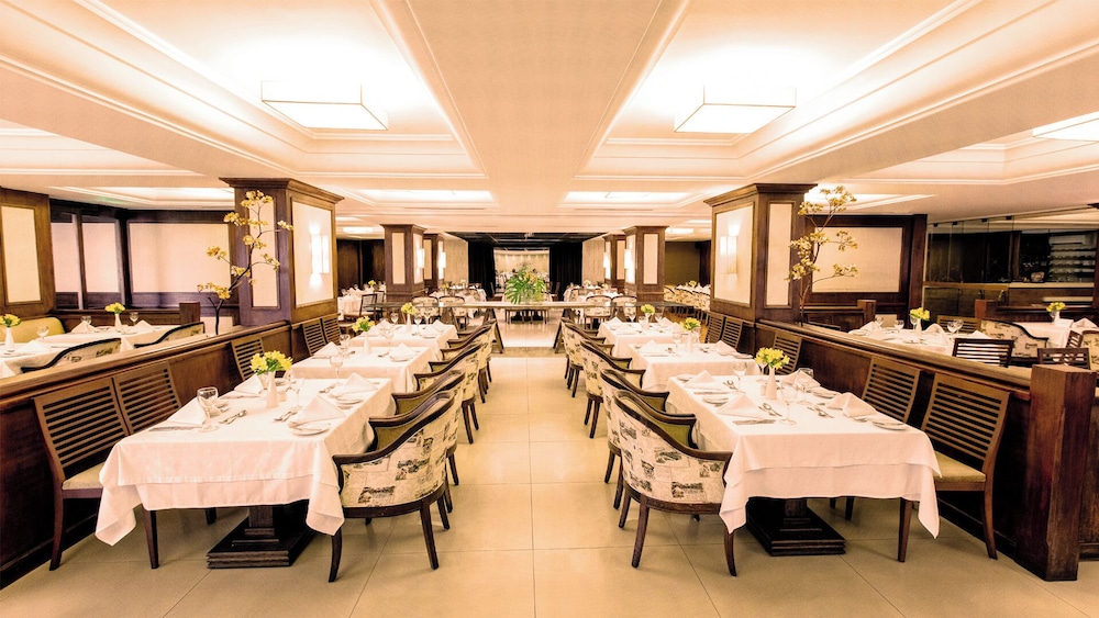 Kubitschek Plaza Hotel 50/50