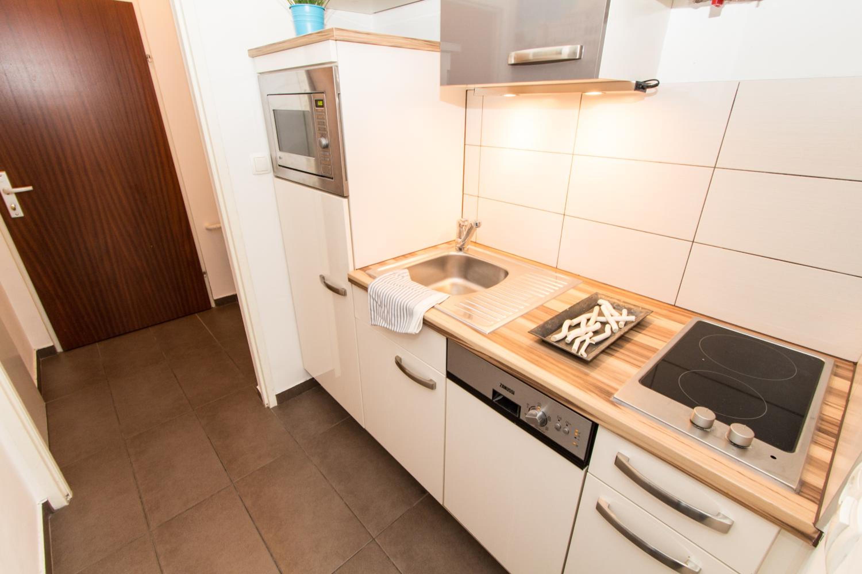 CheckVienna - Apartment Diefenbachgasse 11/12