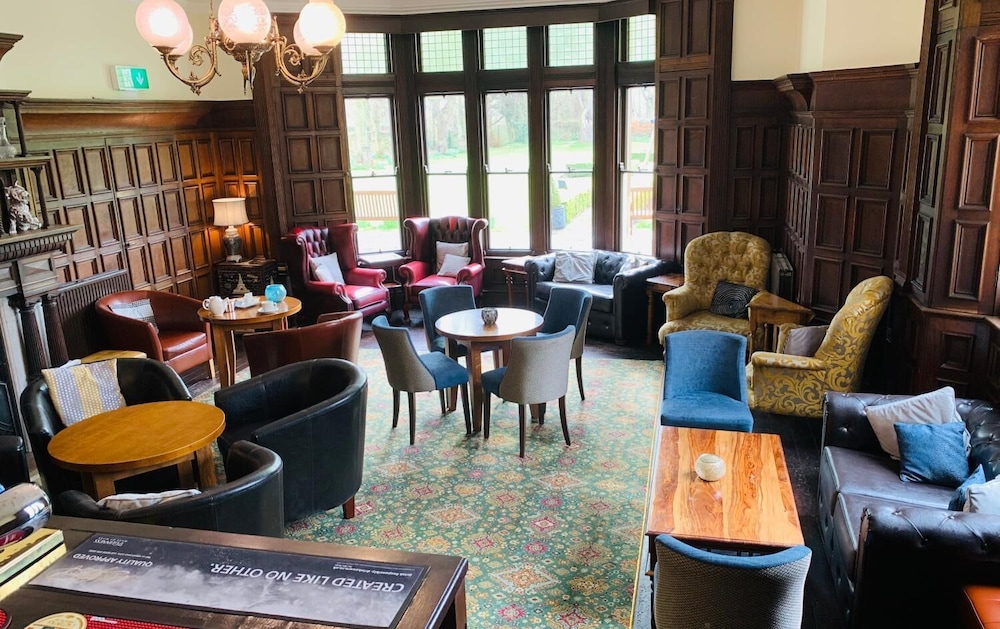 The Old Lodge 28/50