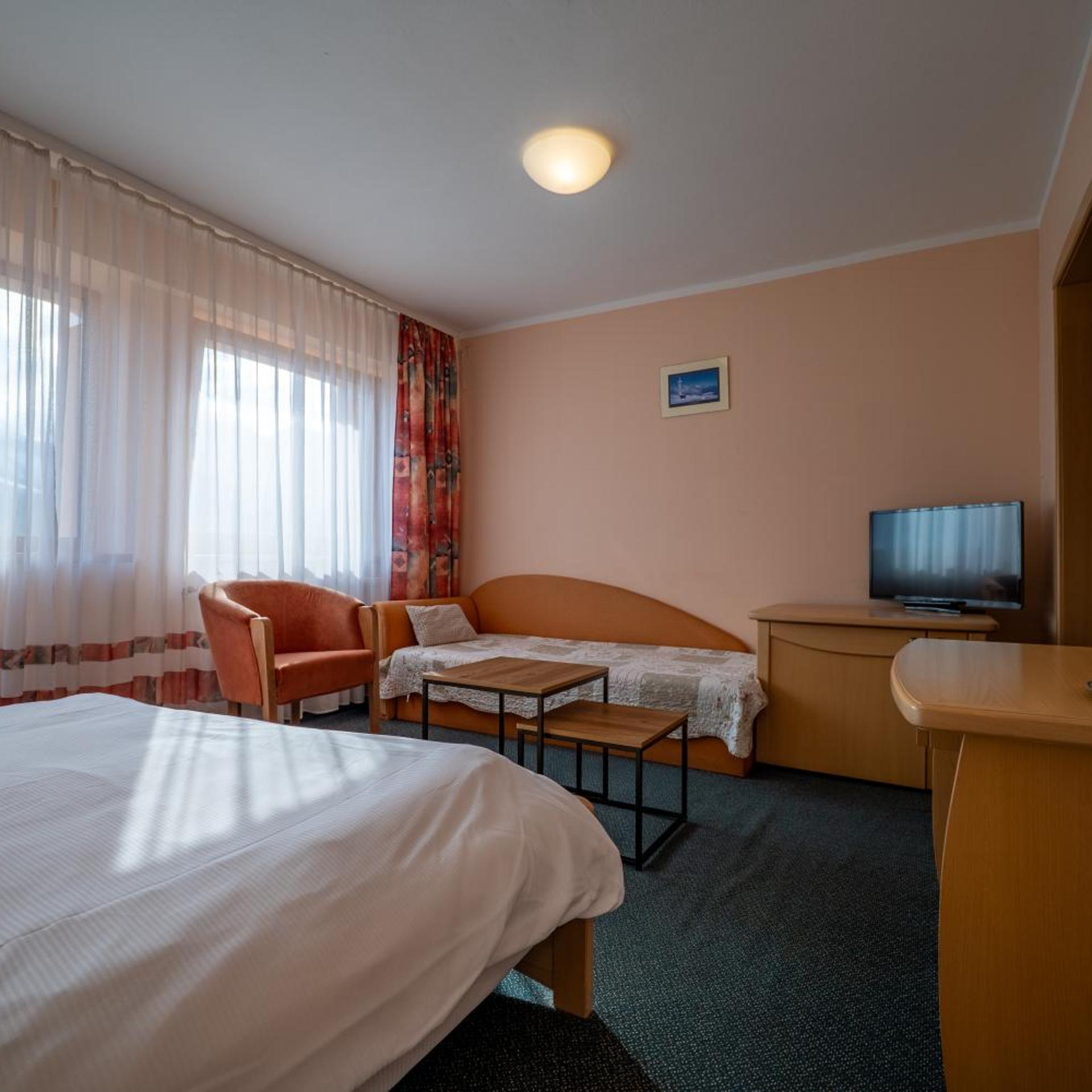 غرفة بسرير مزدوج بشرفة، Hotel Boboty 4/10