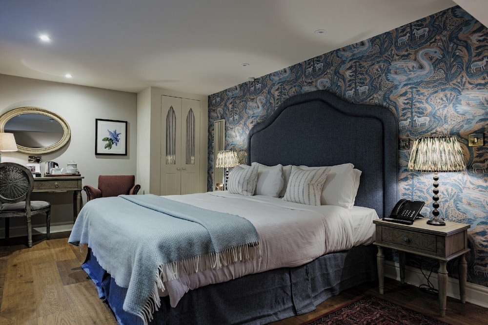 غرفة كلاسيكية بسريرين منفصلين لذوي الإعاقة، The Manor House 2/5
