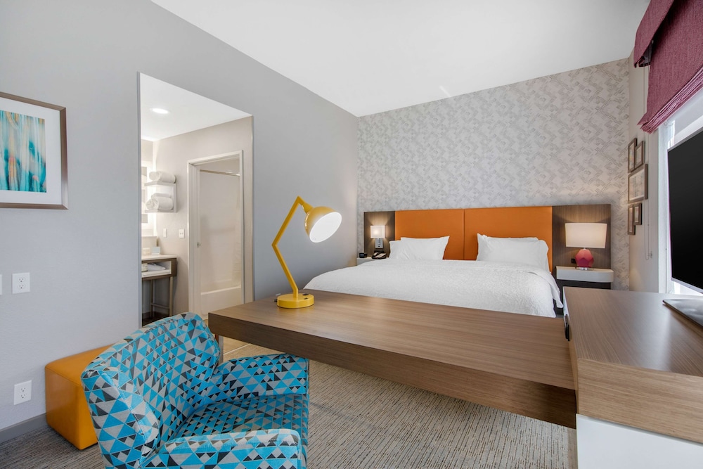 Hampton Inn and Suites Ruidoso Downs 15/37
