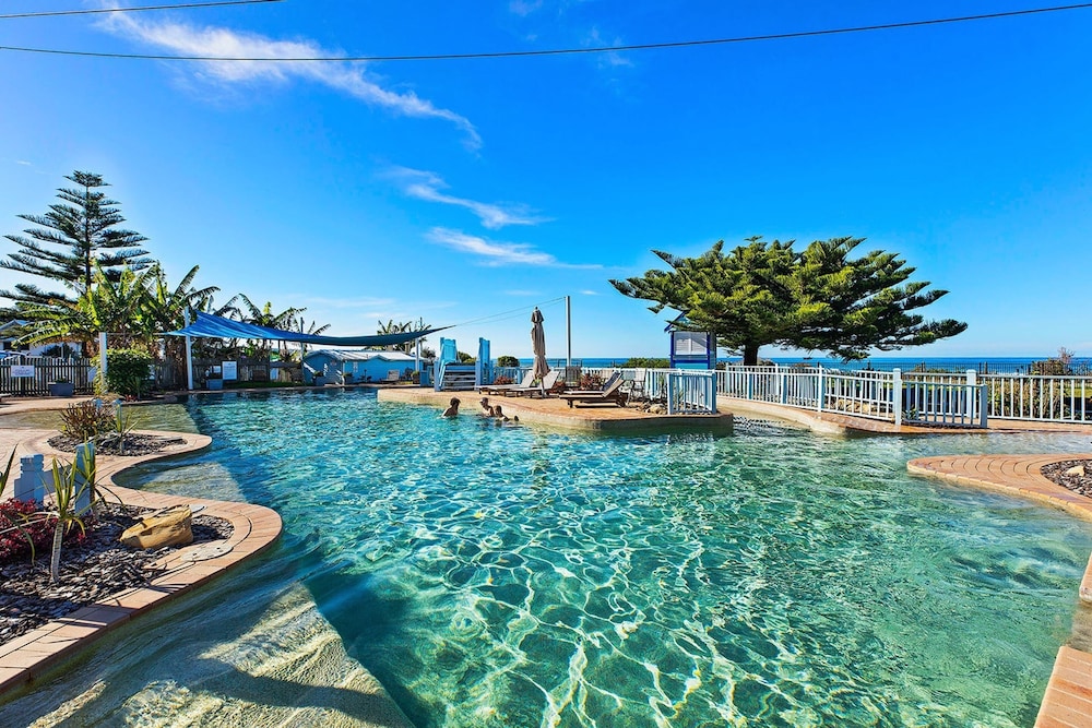 BLUE LAGOON BEACH RESORT 61/67