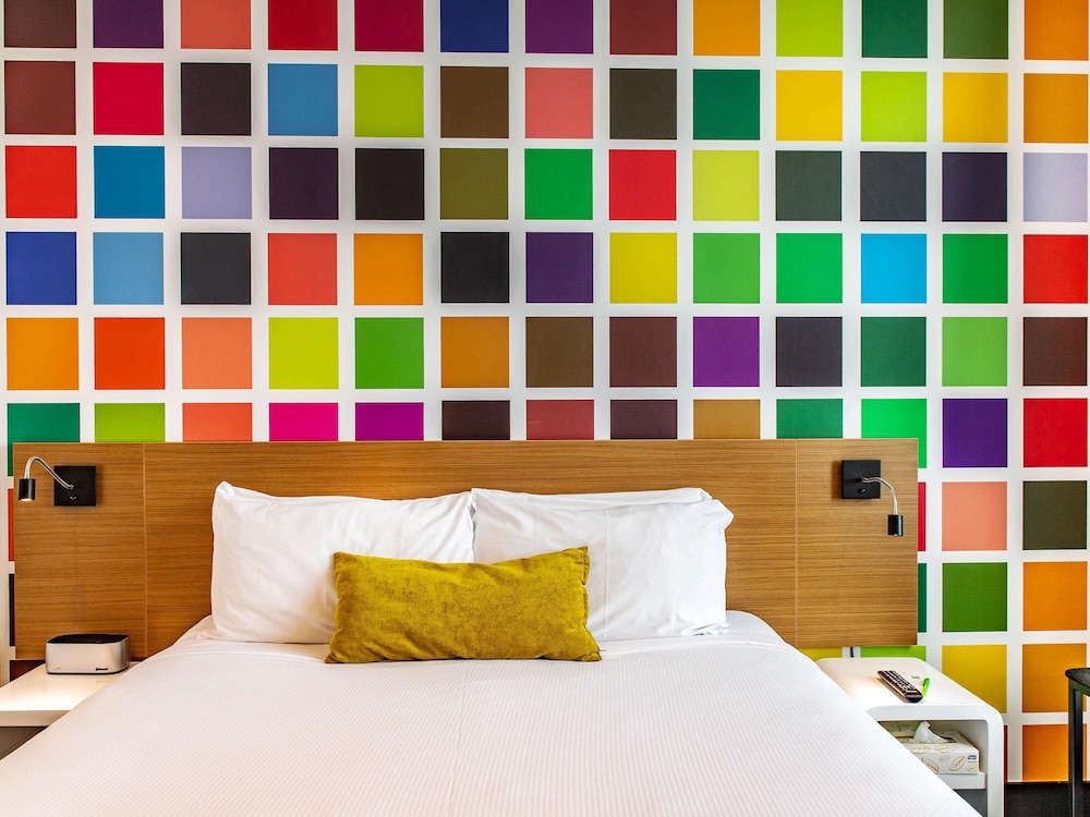 STANDARD, KING BED, BALCONY
