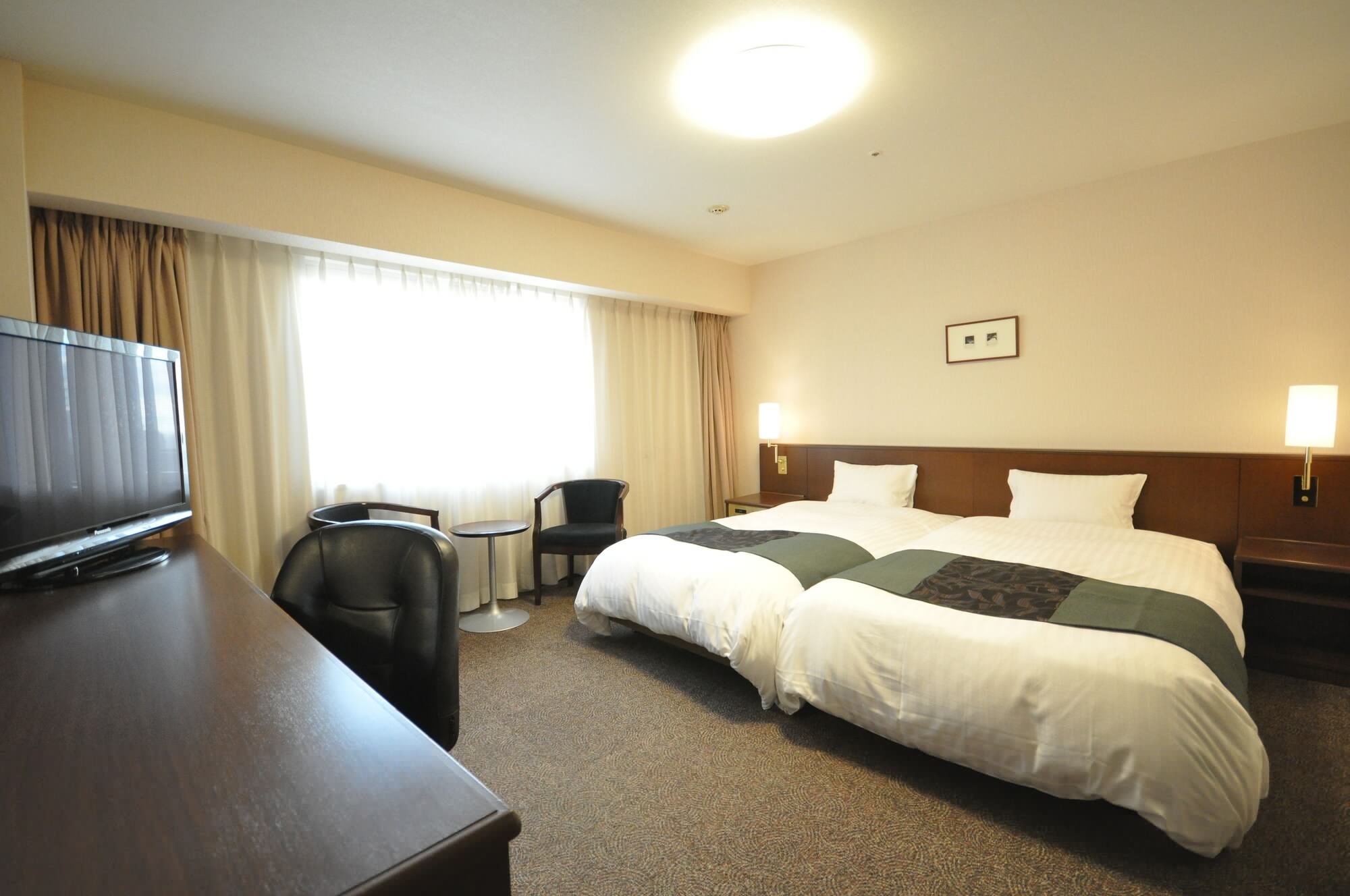 ROOM, TWIN BEDS