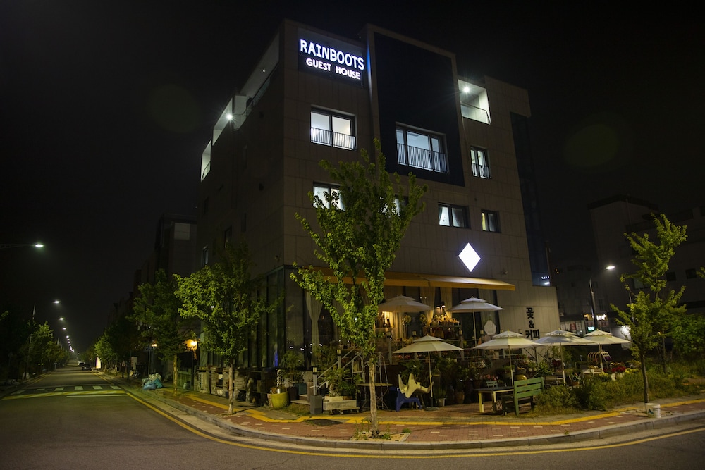 Rainbootsguesthouse 2/50