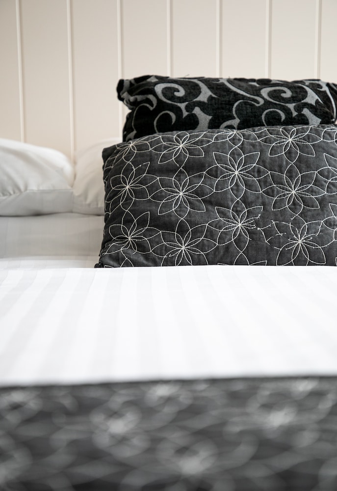 Trelawney Hotel B B Guest House 31/50