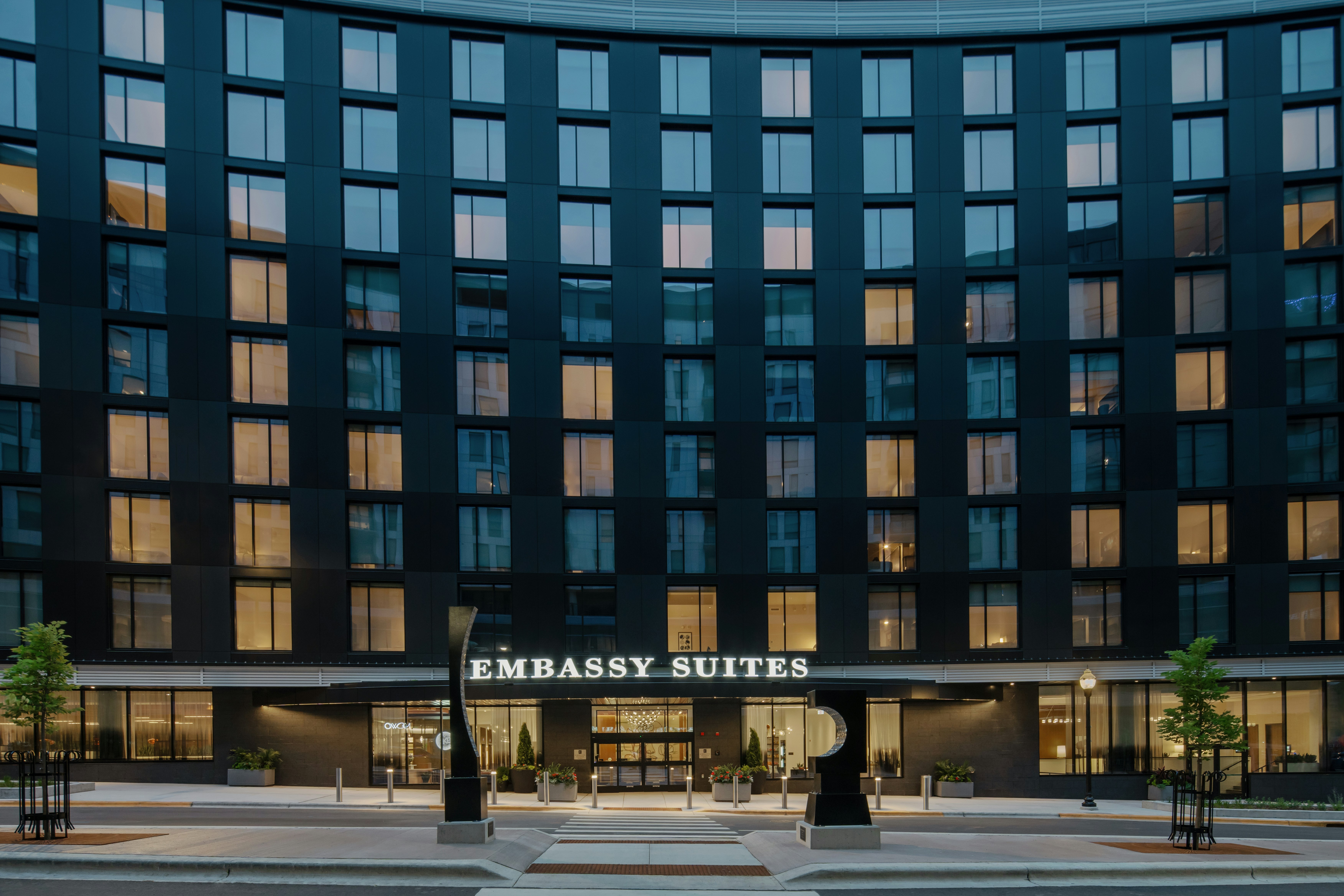 Embassy Suites by Hilton Madison Downtown photo4
