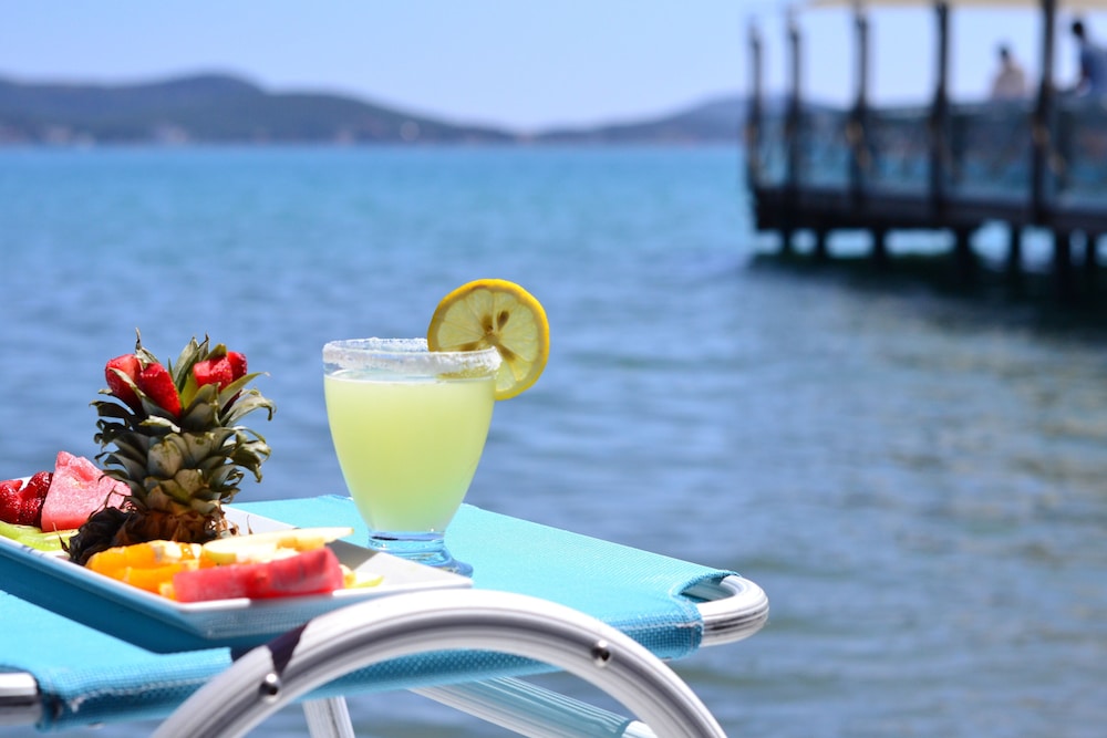 Cunda Ezer Otel 39/63