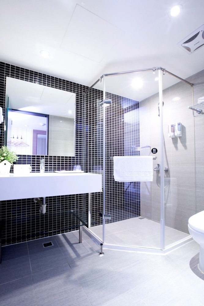 Muzik Hotel Ximen Station Branch 62/66