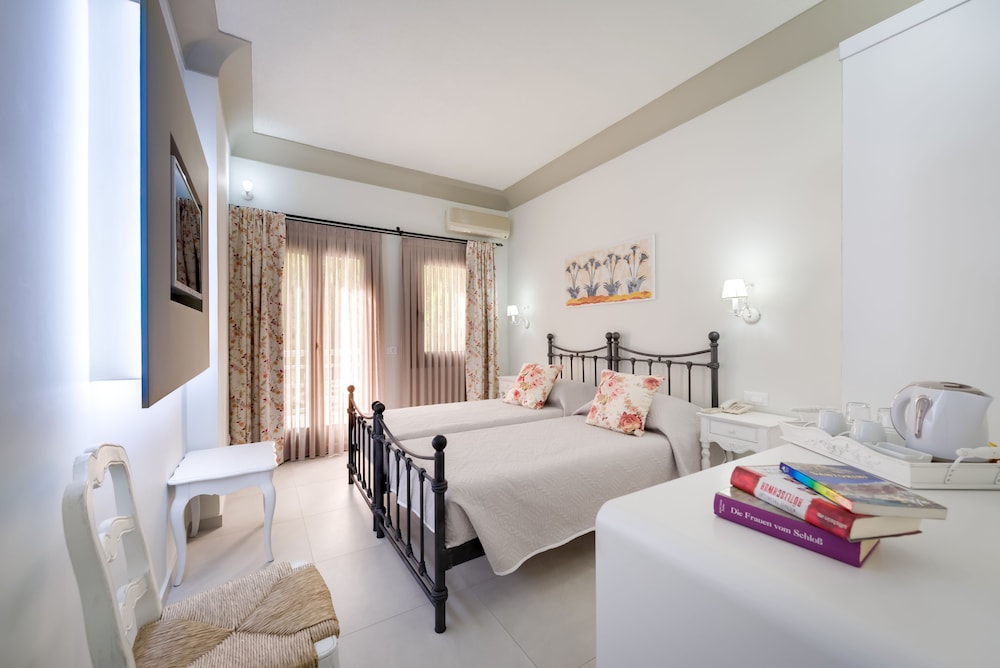 Zephyros Hotel Santorini 5/50