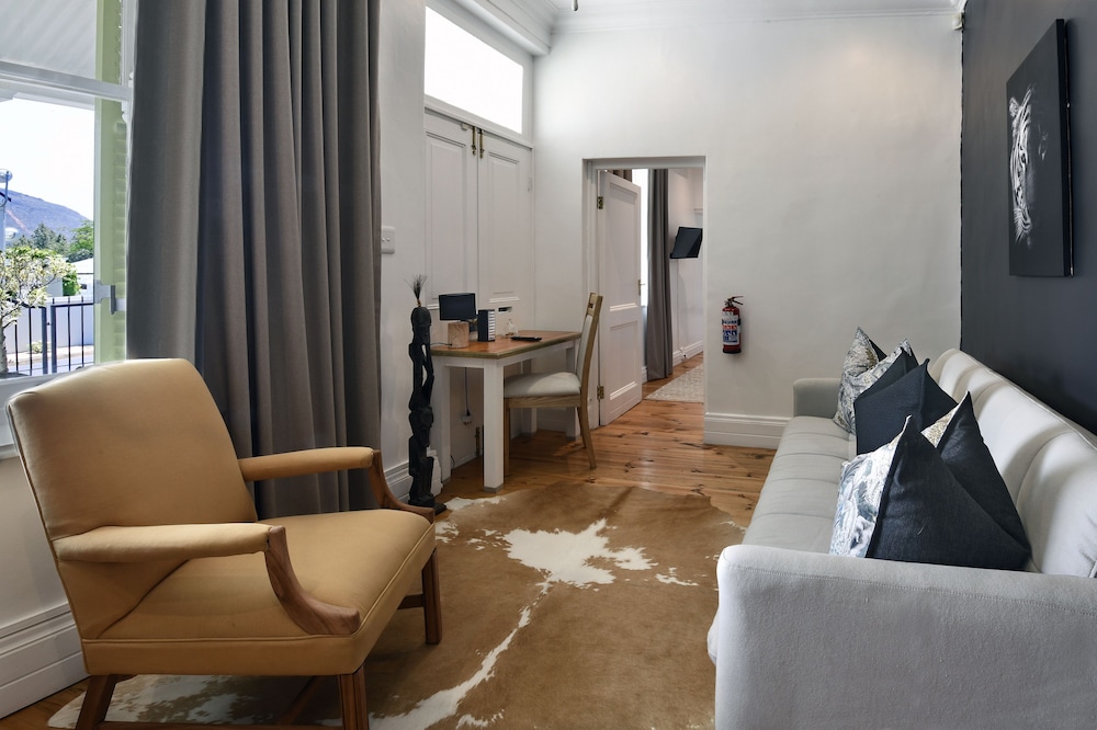 Ashbourne House Guest House 67/93