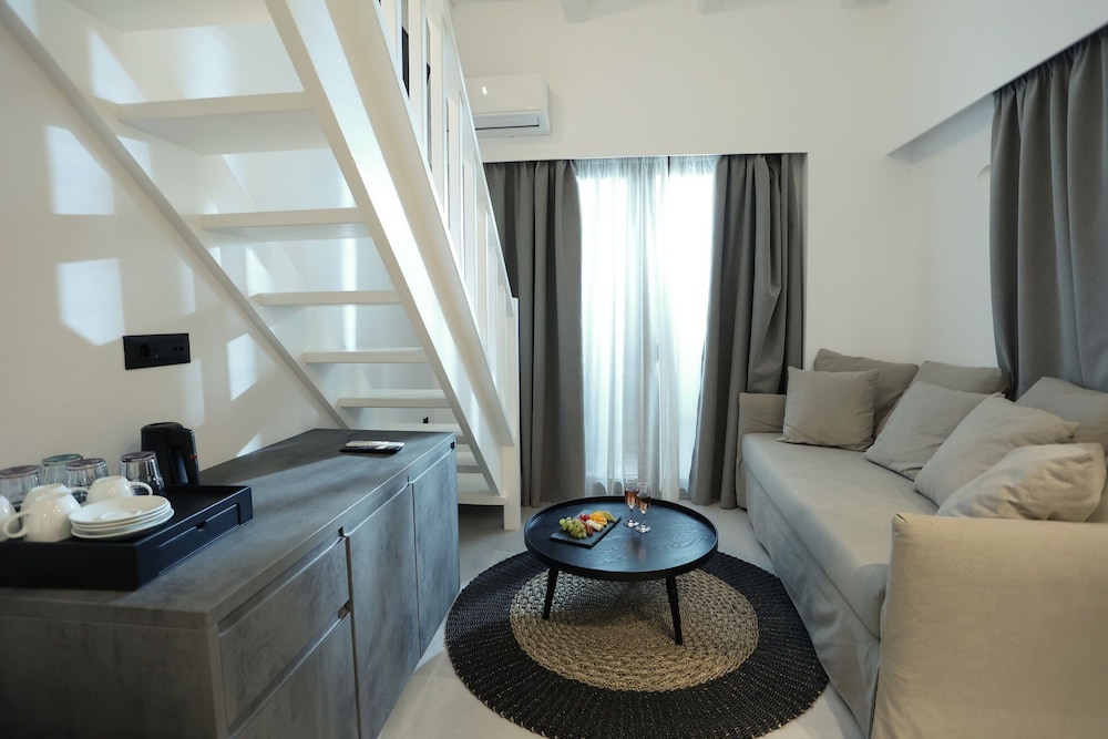 Yianna Hotel 33/51