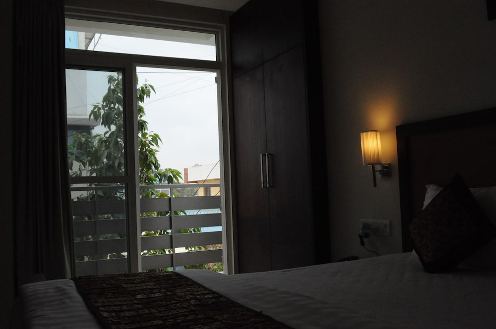 Ixora Suites 26/46