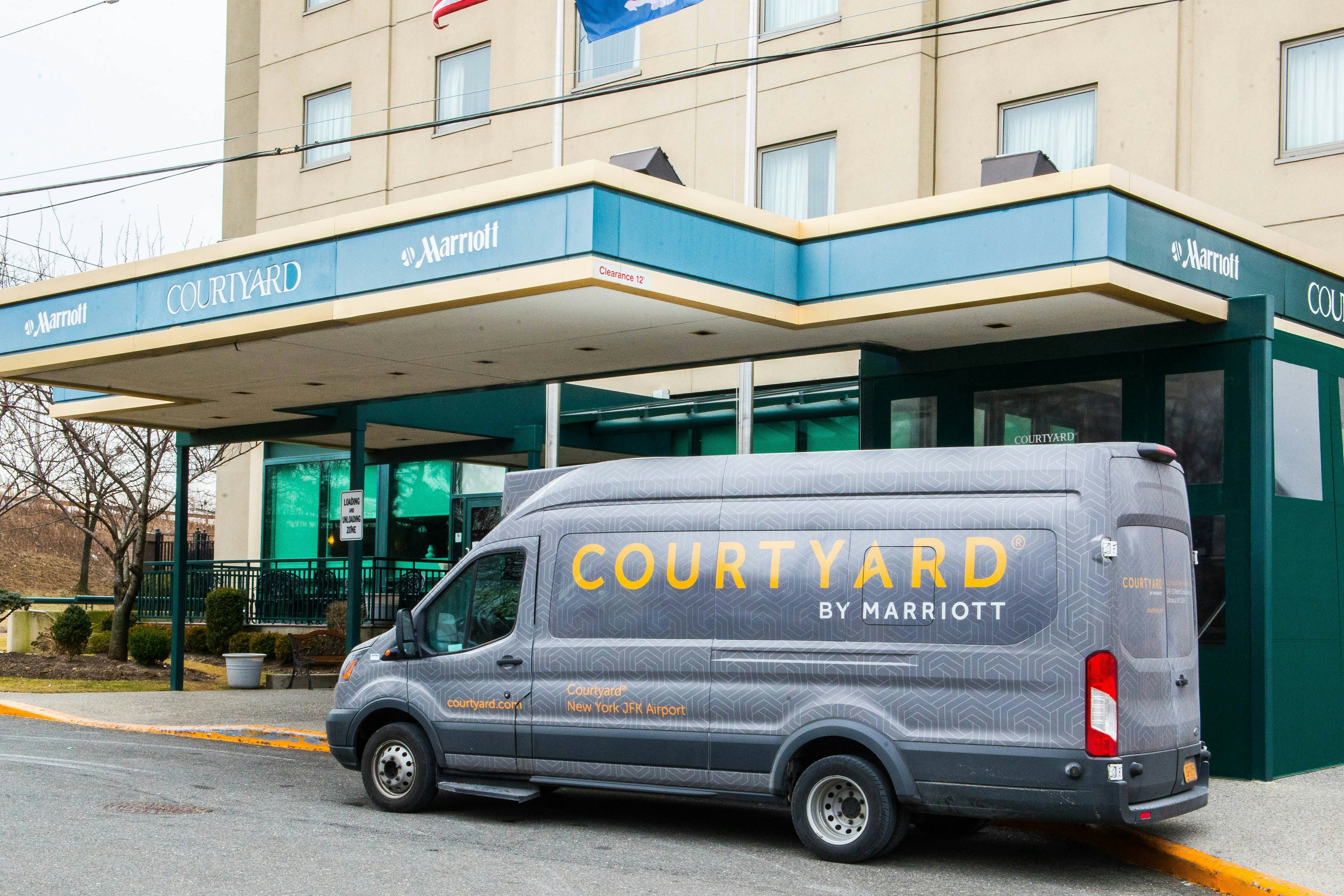 Courtyard New York Jfk Airport 18/19