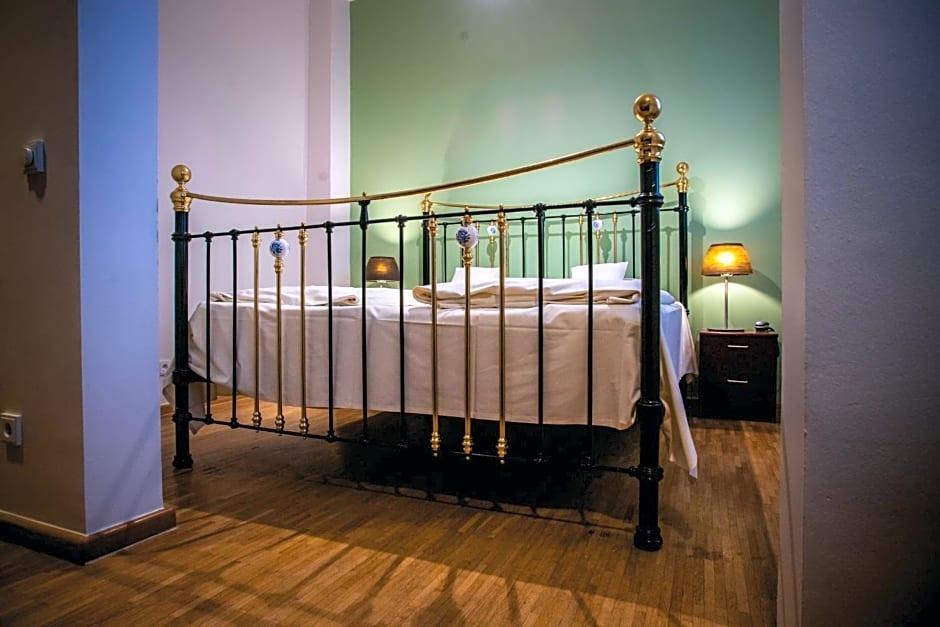 Hotel Alexander 3/50