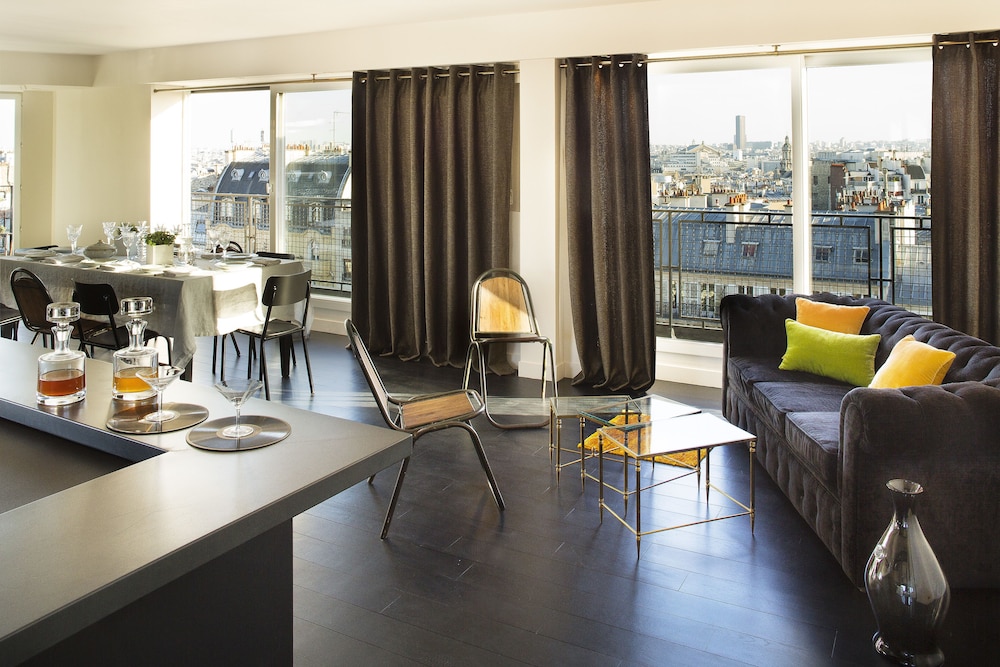Hotel Le Chat Noir 45/68
