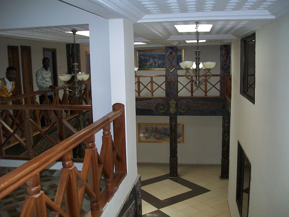 Ampomaah Hotel 3/45