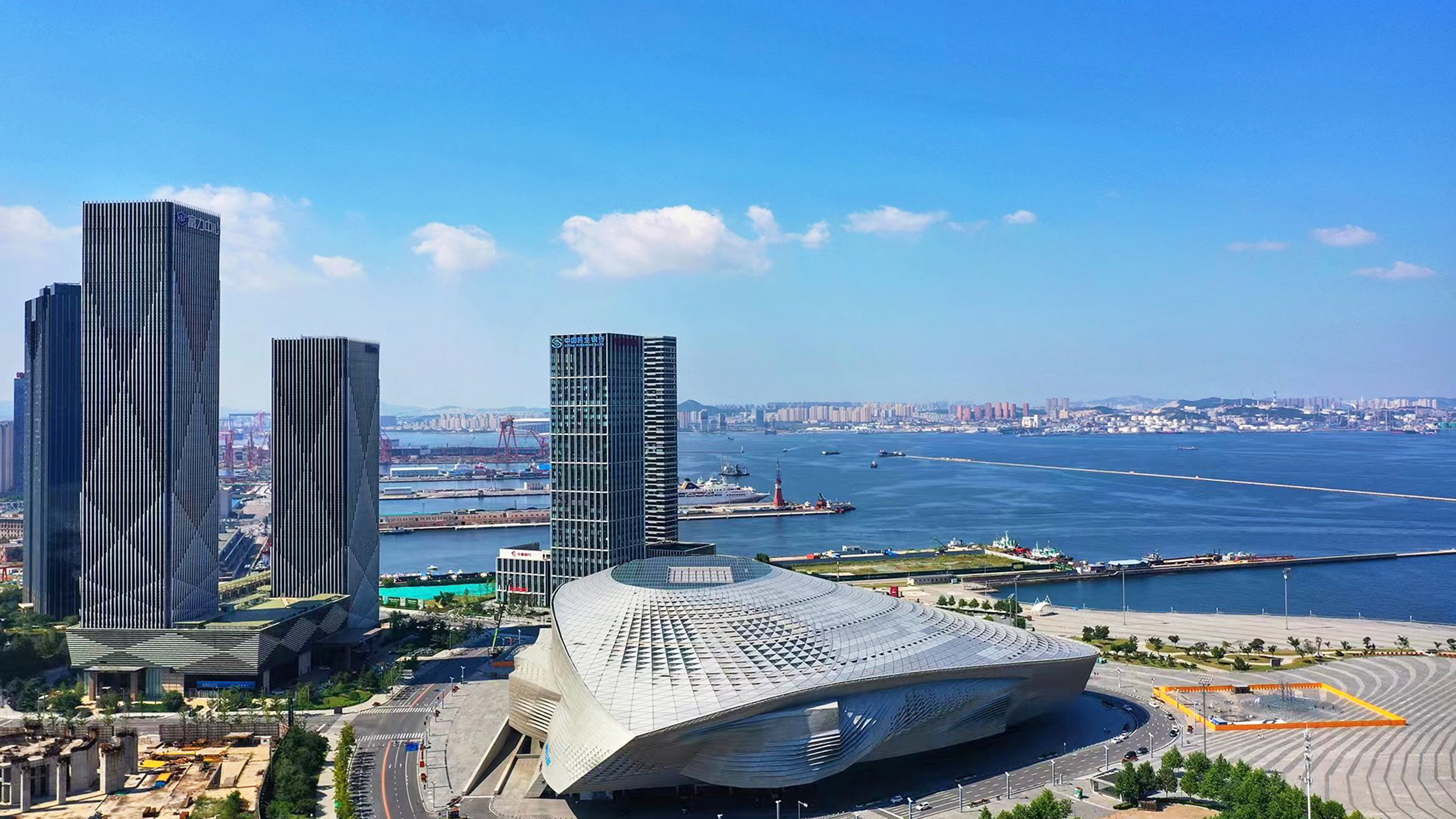 Crowne Plaza Dalian Xinghai 66/70