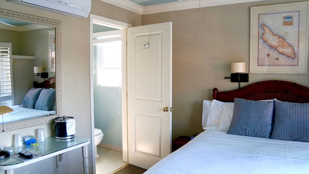 Capitola Hotel 10/50