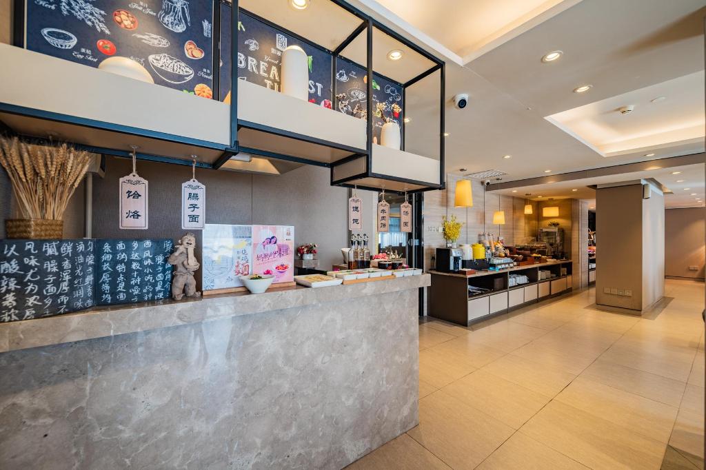 Home Inn Plus (Xi'an High Tech Zone Jinye No. 1 Zhangba No. 4 Subway Station Store) 14/58