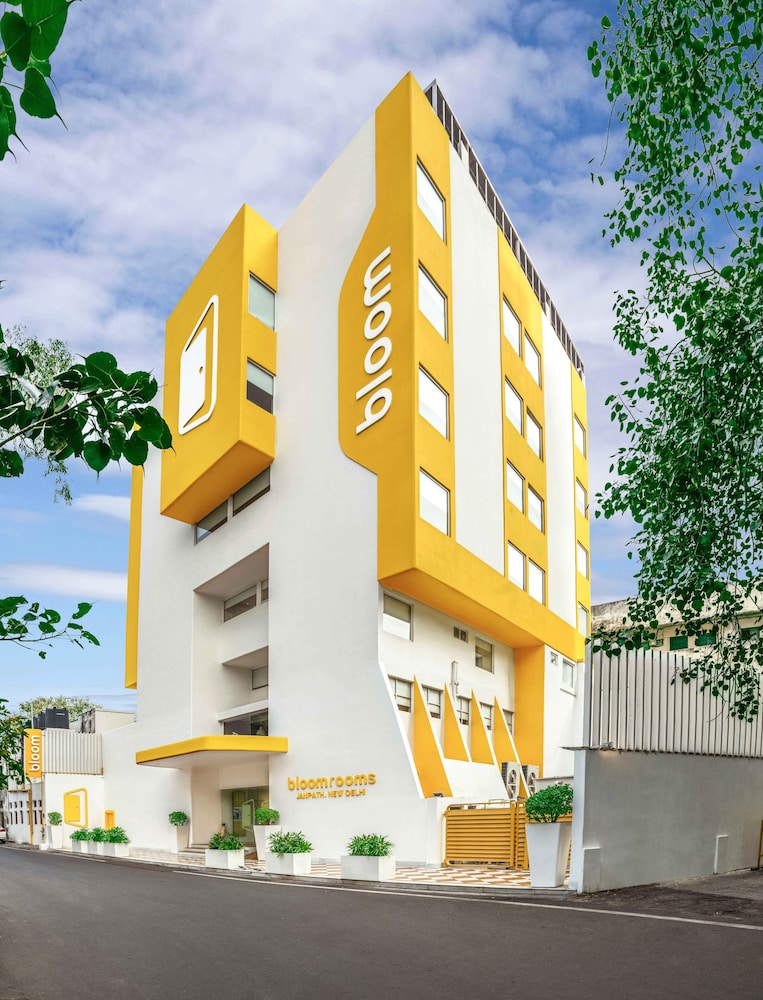 Bloomrooms at Janpath - Hotel exterior and amenities