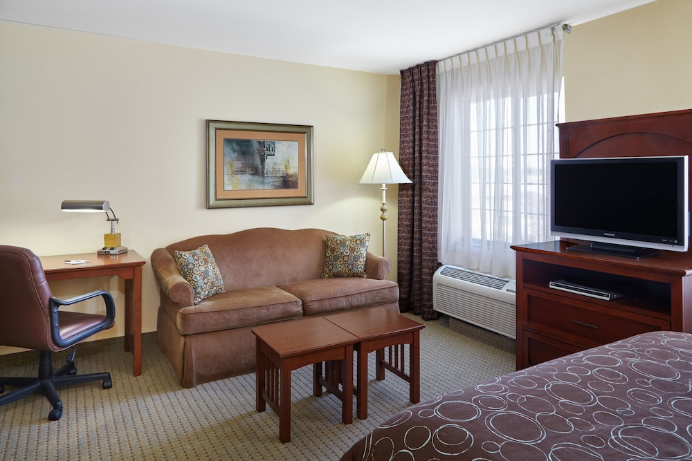 Staybridge Suites Milwaukee Airport South 34/53