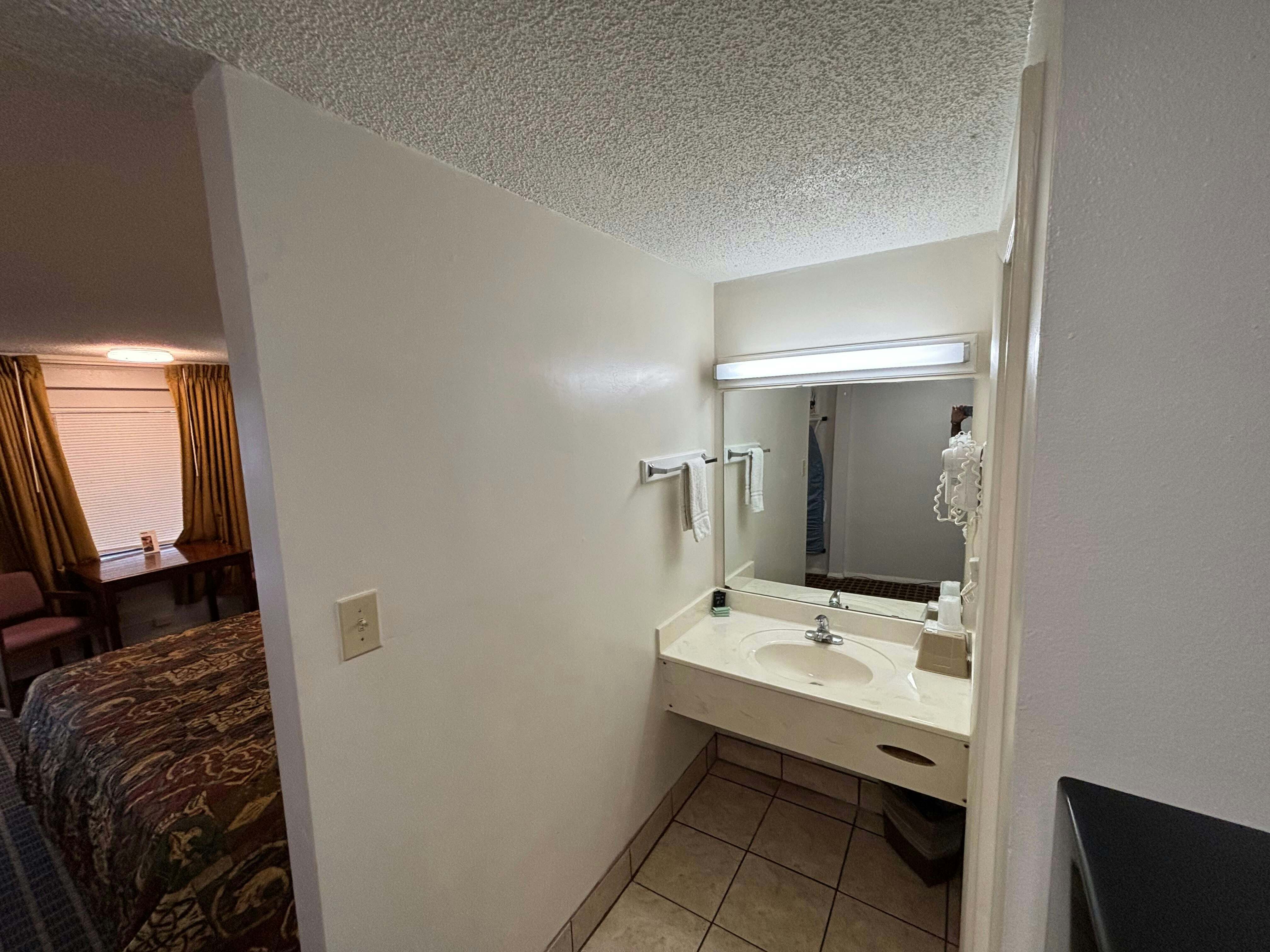 Queen Suite Non - Smoking