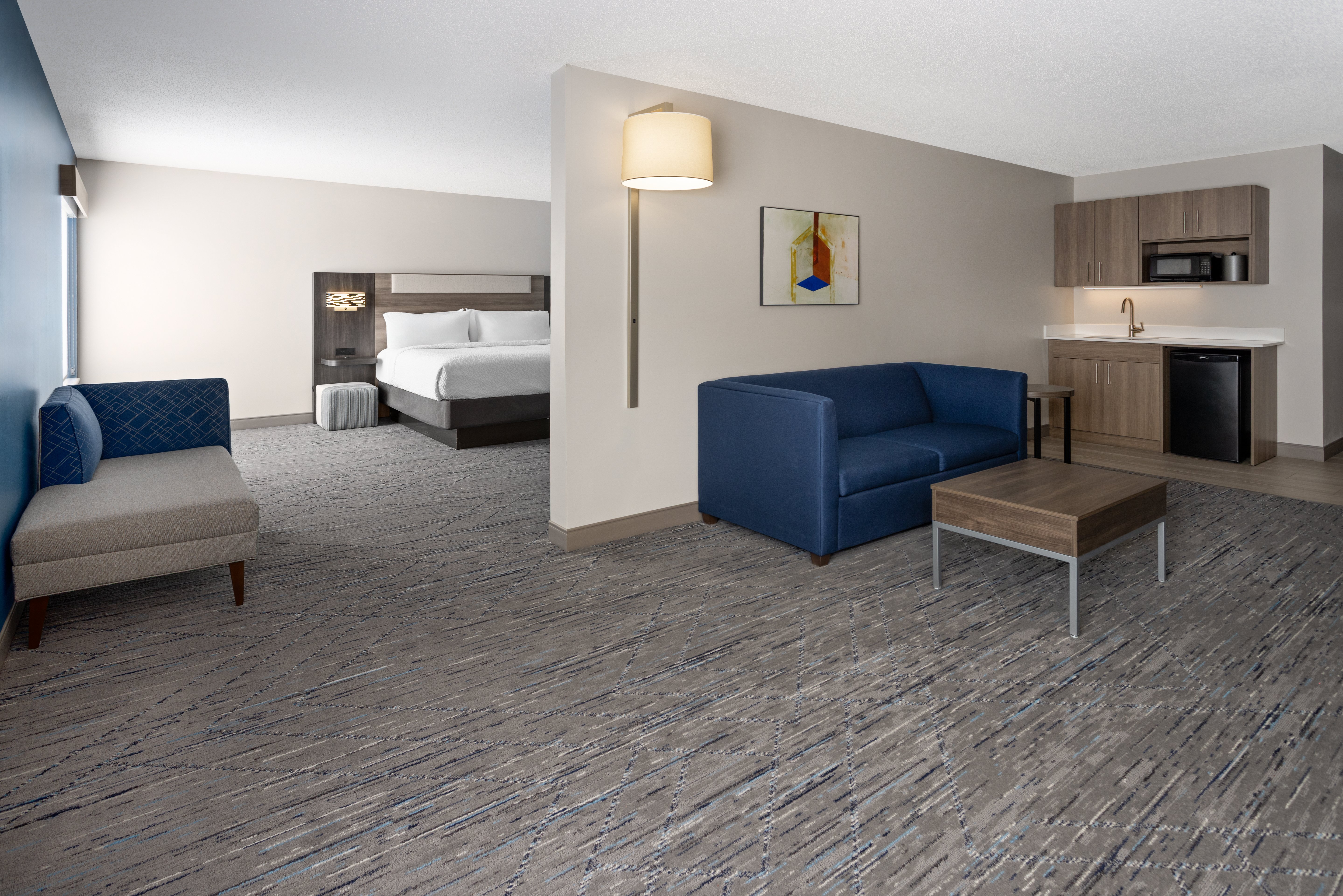 Holiday Inn Express Hotel Suites Meriden 35/50