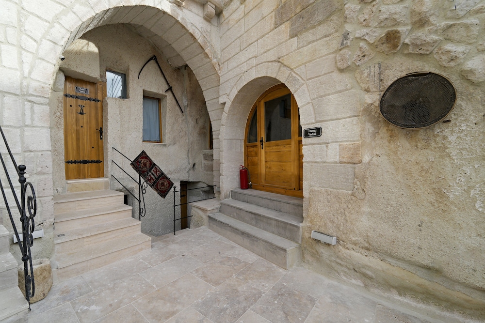 My Cave Suites 28/50