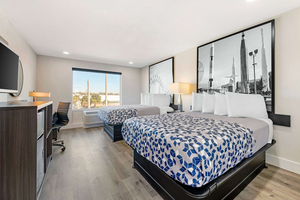 ROOM, 2 DOUBLE BEDS