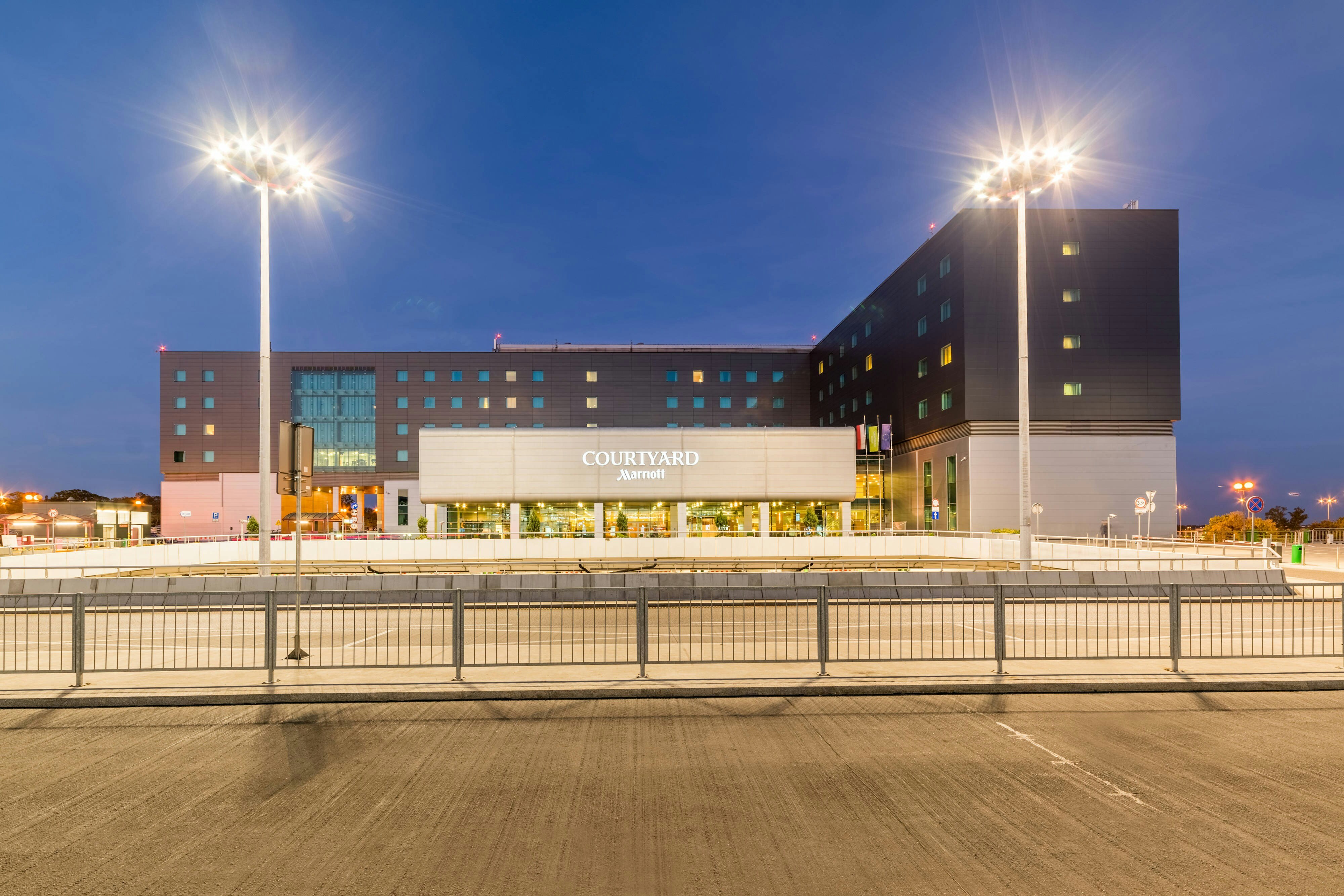 Courtyard By Marriott Warsaw Airport 2/62