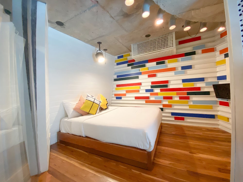 Mo Rooms 10/50
