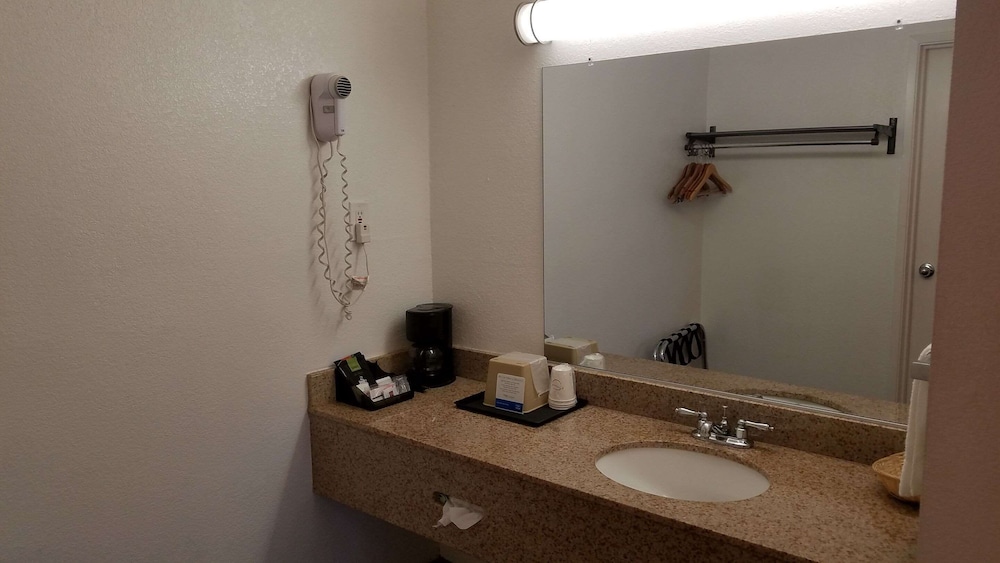 Rodeway Inn Alameda-Oakland 13/15