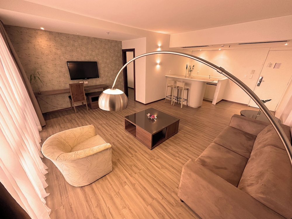Kubitschek Plaza Hotel 40/50
