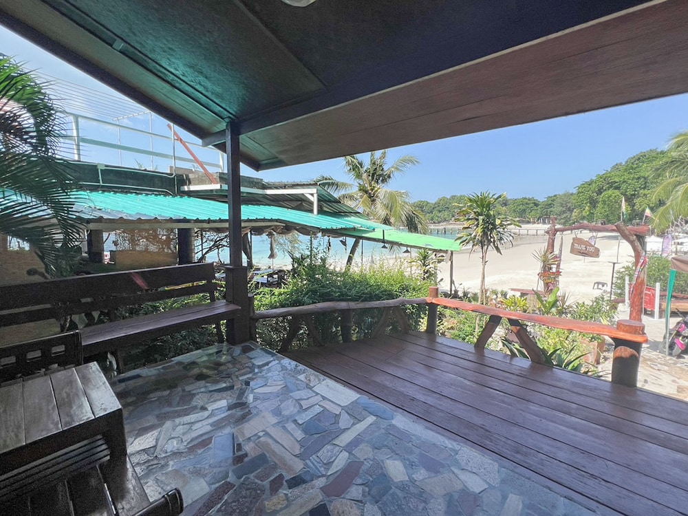 Tongta Phaview Resort 23/50