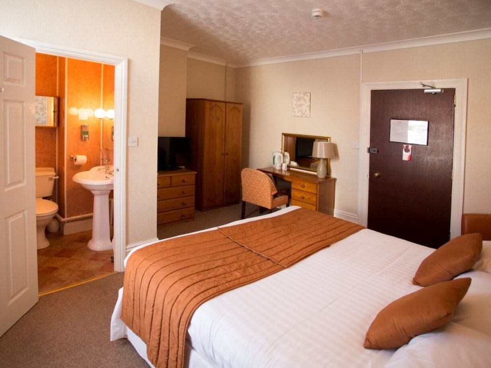 Furzedown Hotel 13/74